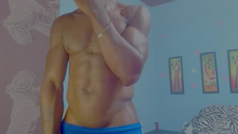 elmiltonnjakee online show from February 3, 2026, 2:53 am