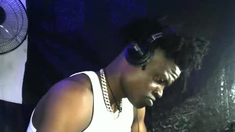 Snapshot of elniga21 chatting on January 11, 2025, 10:18 pm EL NIIGGGAA 21 EL NIGGA 21 online show from January 11, 2025, 10:18 pm