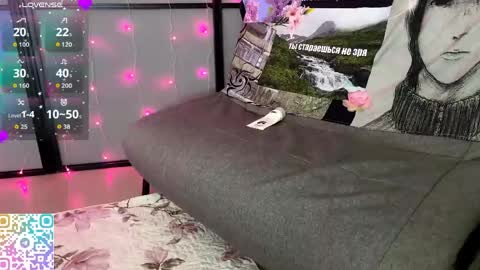 Pink online show from May 11, 2026, 4:04 pm