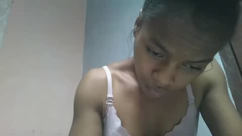 elodie228680 online show from May 2, 2026, 3:22 am