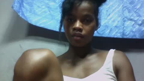 elodie228680 online show from May 20, 2026, 7:31 pm