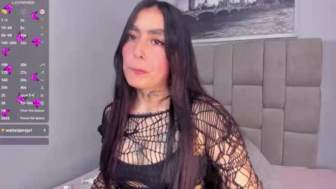 Elodie  online show from December 19, 2025, 3:52 pm