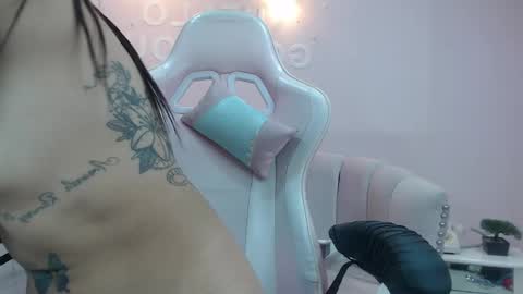 Elody  online show from March 9, 2025, 9:46 am