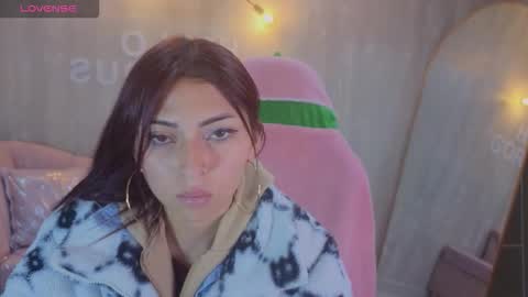 Elody  online show from February 5, 2026, 3:22 am