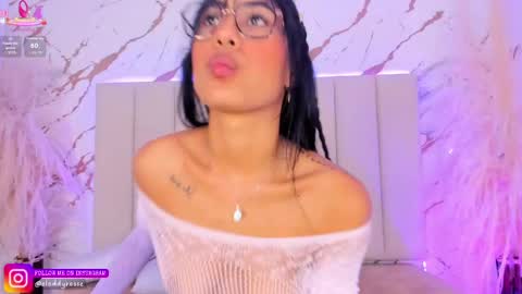Snapshot of elody_rousse chatting on September 24, 2025, 11:57 am elody_rousse online show from September 24, 2025, 11:57 am