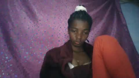 elodynarcisse online show from February 3, 2026, 5:18 pm