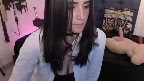 ELOWEN online show from September 14, 2025, 6:51 pm