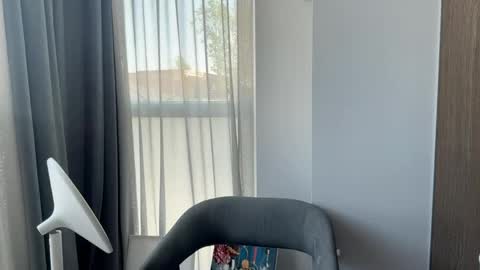 Milana online show from May 17, 2026, 9:06 am