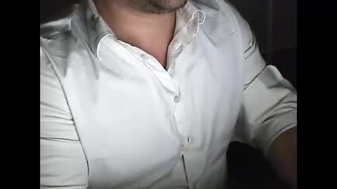 elpeladilla online show from November 8, 2025, 3:50 am