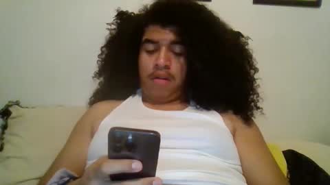 Snapshot of elreyy10 chatting on December 23, 2025, 4:43 am ElRey10 online show from December 23, 2025, 4:43 am