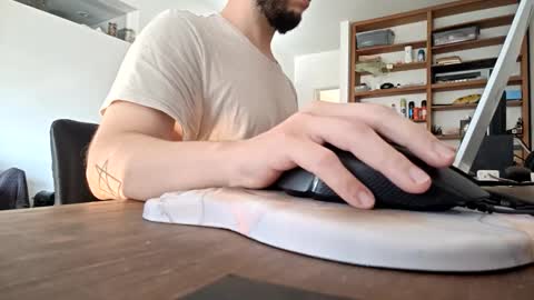 elriclust online show from April 4, 2026, 6:38 pm