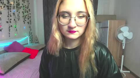Elsa  online show from December 10, 2024, 8:30 am