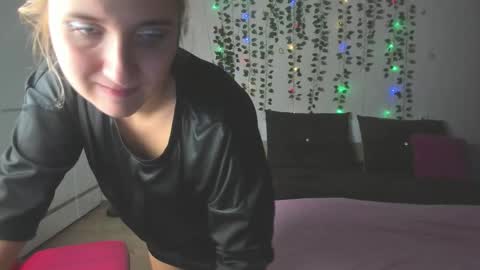 Elsa  online show from September 11, 2025, 1:11 pm