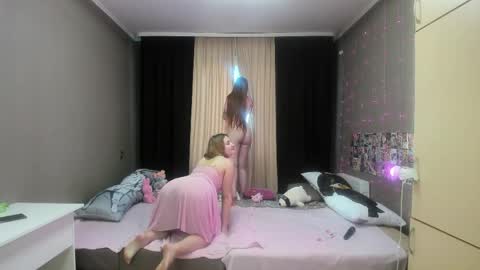 Elsa  online show from March 30, 2026, 3:40 am