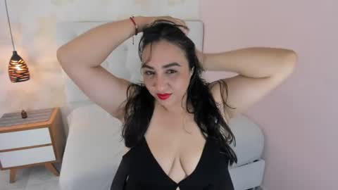 Snapshot of elsa_lynn chatting on June 12, 2026, 8:52 pm ELSA online show from June 12, 2026, 8:52 pm
