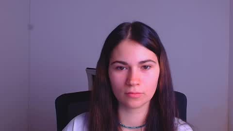 Elsa online show from December 9, 2024, 7:18 pm