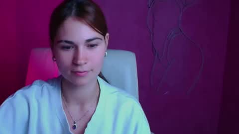 Snapshot of elsa_mur chatting on October 9, 2025, 7:50 am Elsa online show from October 9, 2025, 7:50 am