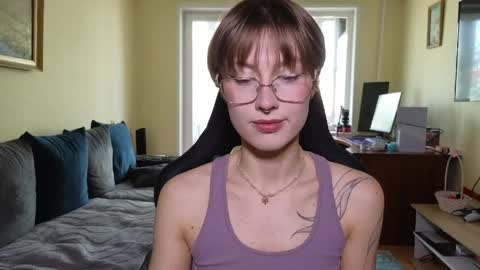 elsaangel online show from May 8, 2026, 6:41 am