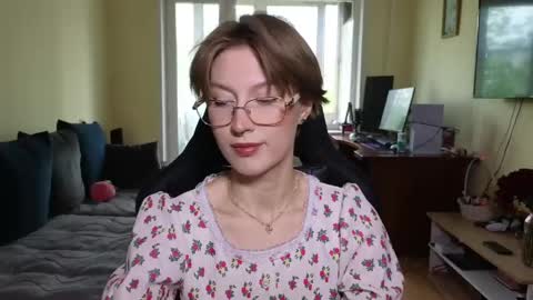 elsaangel online show from May 17, 2026, 3:04 am