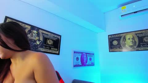 Snapshot of elsalombardi chatting on January 28, 2025, 12:22 pm Elsa online show from January 28, 2025, 12:22 pm