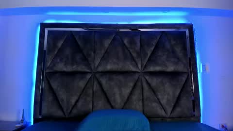 Snapshot of elsalombardi chatting on February 20, 2025, 3:19 pm Elsa online show from February 20, 2025, 3:19 pm
