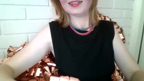 ElsaMartinez22 online show from October 15, 2025, 11:43 am