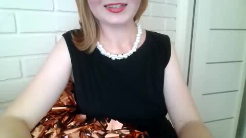 ElsaMartinez22 online show from October 29, 2025, 12:07 pm