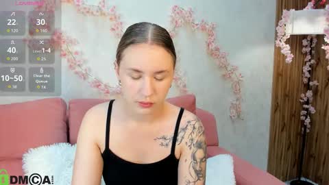 Snapshot of elsie_cutties chatting on October 1, 2025, 1:11 am Elsie online show from October 1, 2025, 1:11 am