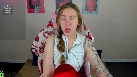 Snapshot of elsie_cutties chatting on October 22, 2025, 1:17 am Elsie online show from October 22, 2025, 1:17 am