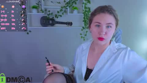 Snapshot of elsie_cutties chatting on November 11, 2025, 1:27 am Elsie online show from November 11, 2025, 1:27 am