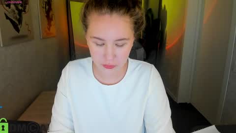 Elsie online show from May 3, 2026, 1:00 am