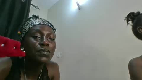 elsiejoy online show from November 3, 2025, 7:37 pm