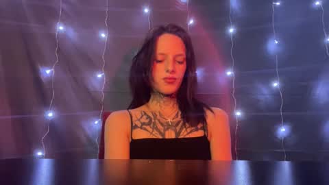 Evelyn online show from December 20, 2025, 5:20 pm