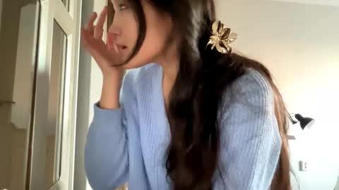 Hiana online show from September 25, 2025, 12:53 pm