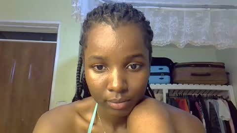 Snapshot of elvier_pretty chatting on March 8, 2026, 8:01 pm flo online show from March 8, 2026, 8:01 pm