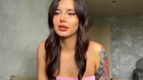 Elvi online show from July 14, 2026, 1:39 pm
