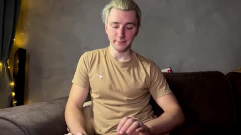 Elvin Vaenight online show from November 27, 2025, 11:40 pm