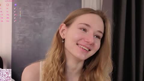 Snapshot of elvyrose chatting on November 10, 2025, 2:21 am Alex online show from November 10, 2025, 2:21 am