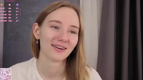 Snapshot of elvyrose chatting on November 11, 2025, 2:44 am Alex online show from November 11, 2025, 2:44 am