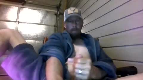 elwooood7 online show from April 25, 2026, 1:41 pm