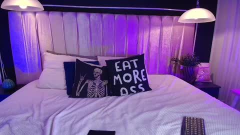 Snapshot of ely_maldox chatting on January 22, 2025, 2:24 pm Ely online show from January 22, 2025, 2:24 pm