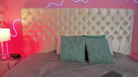 Snapshot of ely_maldox chatting on September 17, 2025, 12:18 pm Ely online show from September 17, 2025, 12:18 pm