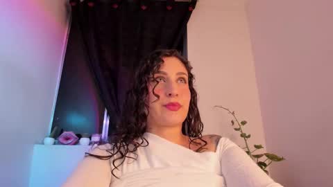 RoseElyan online show from February 5, 2026, 4:06 am