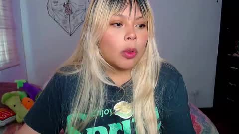 Snapshot of elymoon chatting on September 17, 2025, 5:36 pm Ely online show from September 17, 2025, 5:36 pm