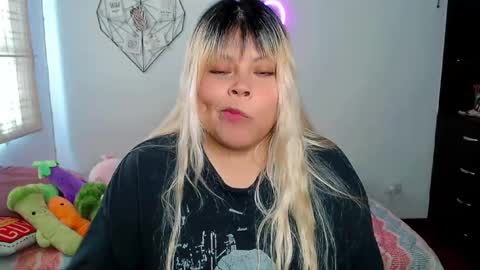 Snapshot of elymoon chatting on September 18, 2025, 7:05 pm Ely online show from September 18, 2025, 7:05 pm