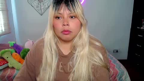 Snapshot of elymoon chatting on September 23, 2025, 5:27 pm Ely online show from September 23, 2025, 5:27 pm