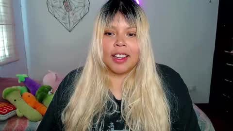 Snapshot of elymoon chatting on September 24, 2025, 9:07 pm Ely online show from September 24, 2025, 9:07 pm