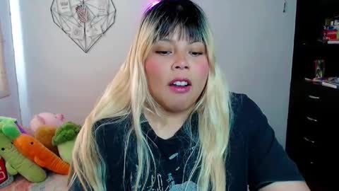 Snapshot of elymoon chatting on October 14, 2025, 7:14 pm Ely online show from October 14, 2025, 7:14 pm