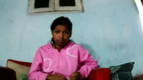 Snapshot of elynah195043 chatting on June 15, 2026, 6:04 am elynah195043 online show from June 15, 2026, 6:04 am