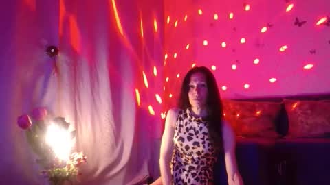Snapshot of elysasun chatting on May 12, 2026, 6:05 pm Elisa online show from May 12, 2026, 6:05 pm